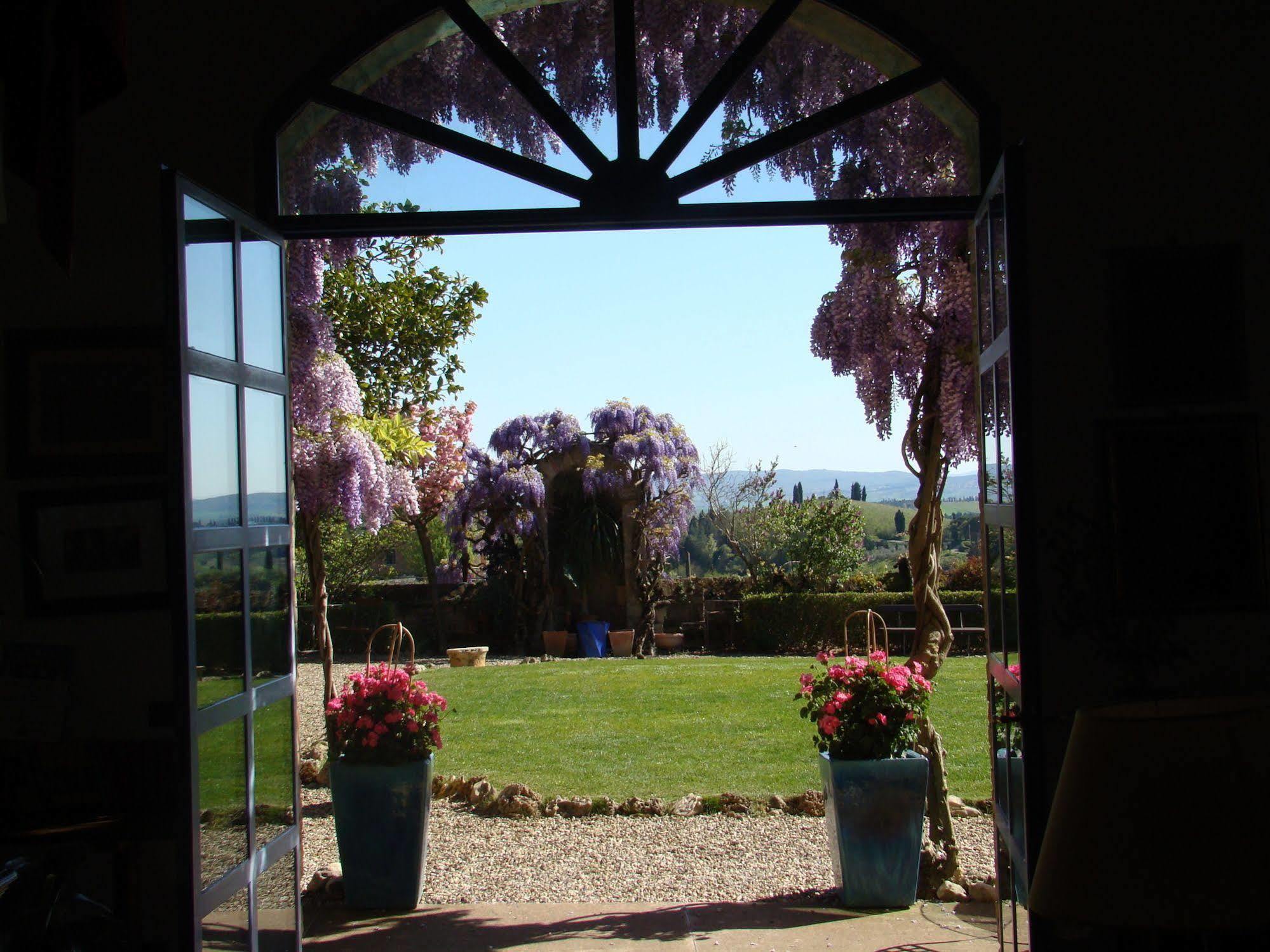 Frances' Lodge Relais Siena Exterior photo